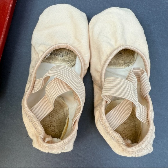 Capezio Girls Light Pink Canvas 12M Kids Ballet Shoes 🩰slippers - Picture 2 of 16